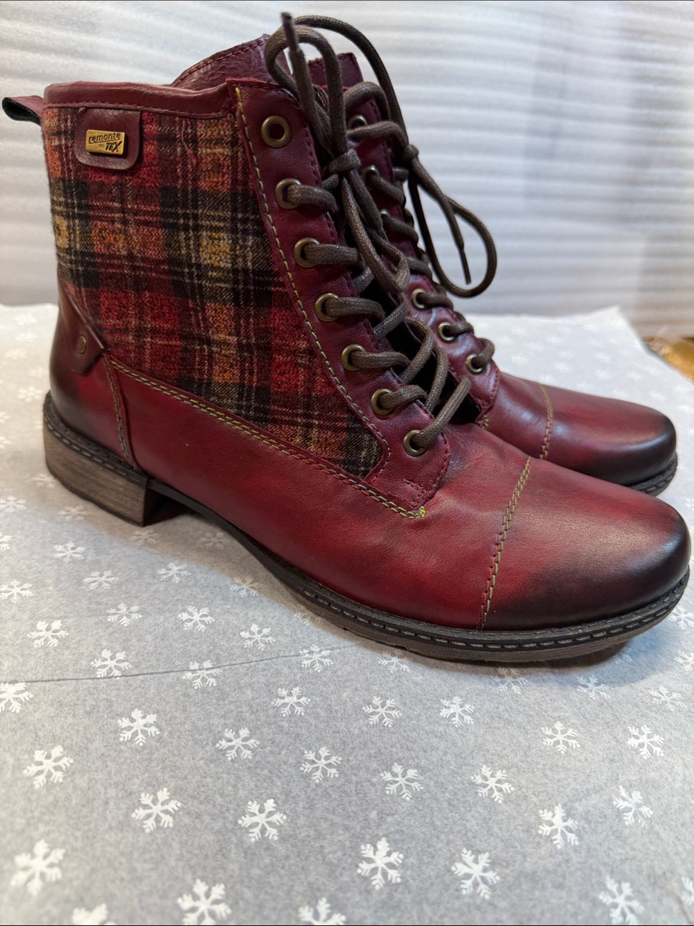 Remonte Red Leather Plaid Ankle Boots • EU 42 • New Without Tags